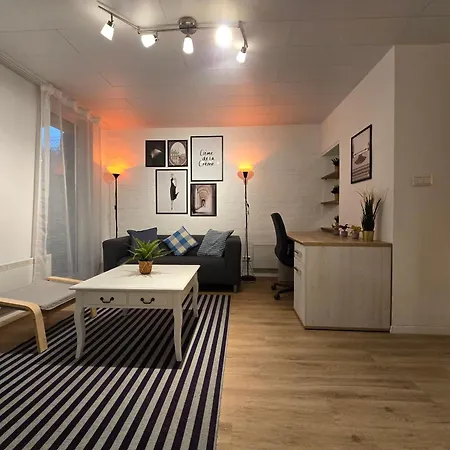 Metropolitan Tranquility Near Deli Railway Station Apartment