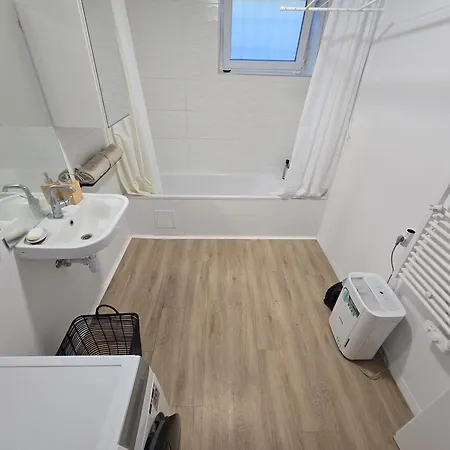 Apartment Metropolitan Tranquility Near Deli Railway Station *