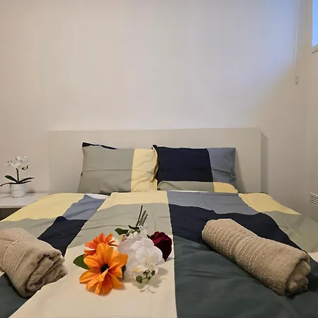 Metropolitan Tranquility Near Deli Railway Station Apartment Budapest