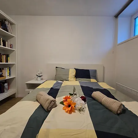 Metropolitan Tranquility Near Deli Railway Station Apartment Budapest