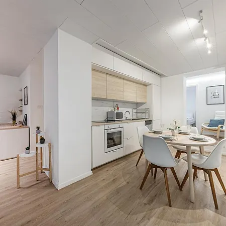 Metropolitan Tranquility 2br Terrace Near Metro Apartment