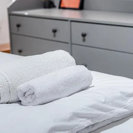 Metropolitan Tranquility 2br Terrace Near Metro Apartment