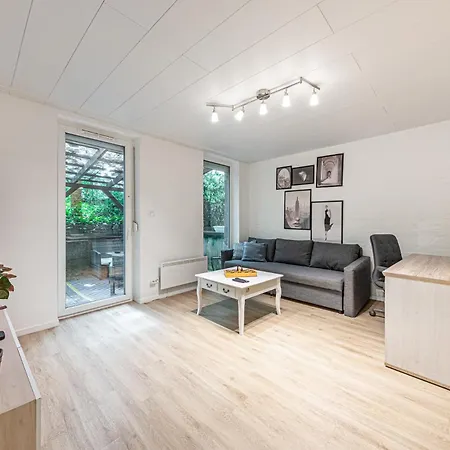 Metropolitan Tranquility 2br Terrace Near Metro Budapest