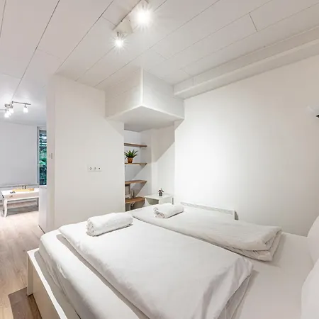 Metropolitan Tranquility 2br Terrace Near Metro Apartment