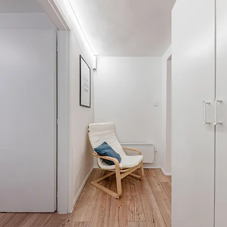 Metropolitan Tranquility 2br Terrace Near Metro Apartment *