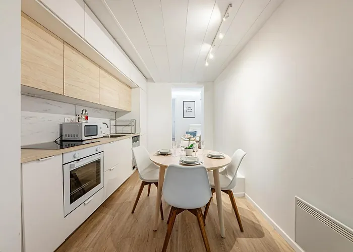 Metropolitan Tranquility 2br Terrace Near Metro Apartment *