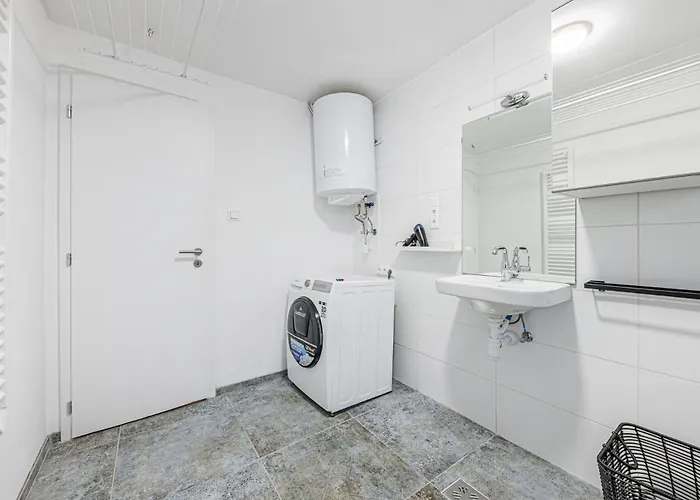 Metropolitan Tranquility 2br Terrace Near Metro * Budapest