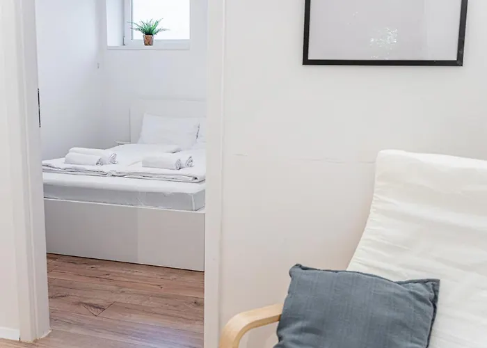 Metropolitan Tranquility 2br Terrace Near Metro Apartment Budapest